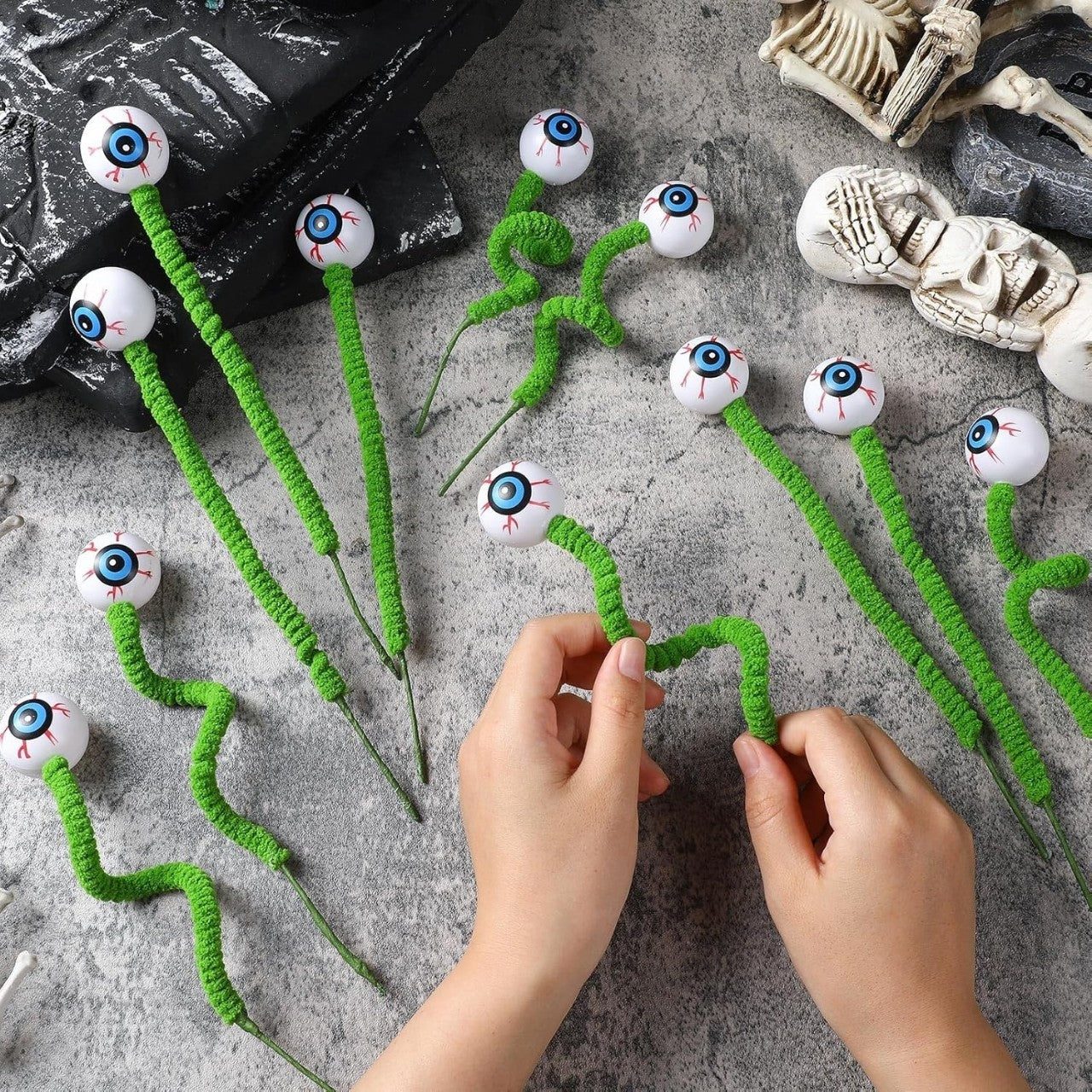 Halloween Eyeball Twig Bouquet – Creepy 3D Decorative Arrangement